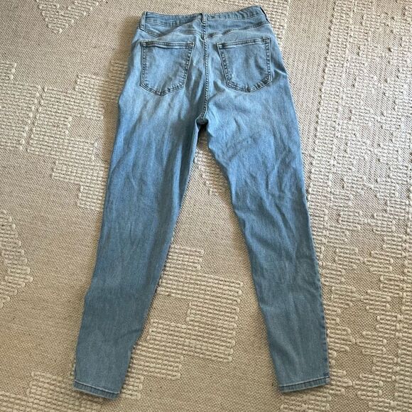 Forever 21 high rise, distressed button fly skinny jeans - Picture 4 of 13